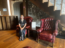 Load image into Gallery viewer, 🎁 SECRET OFFER Gift Voucher: Balinese or Thai Oil Massage – 90 Minutes - castlevinica.com
