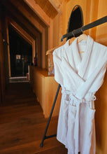 Load image into Gallery viewer, 7-Day Castle Body Makeover - Klarnica Room
